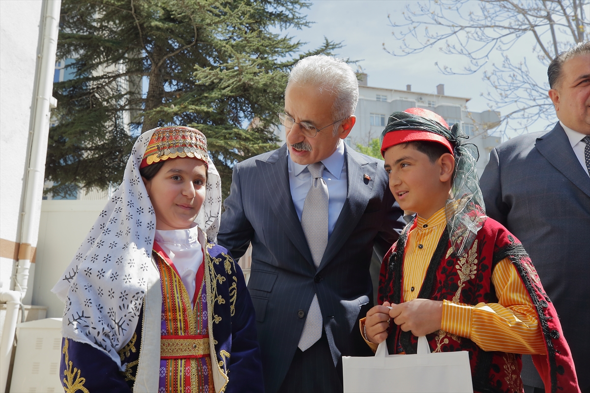 Ulaştırma ve Altyapı Bakanı Abdulkadir Uraloğlu, Çorum'da ziyaretlerde bulundu