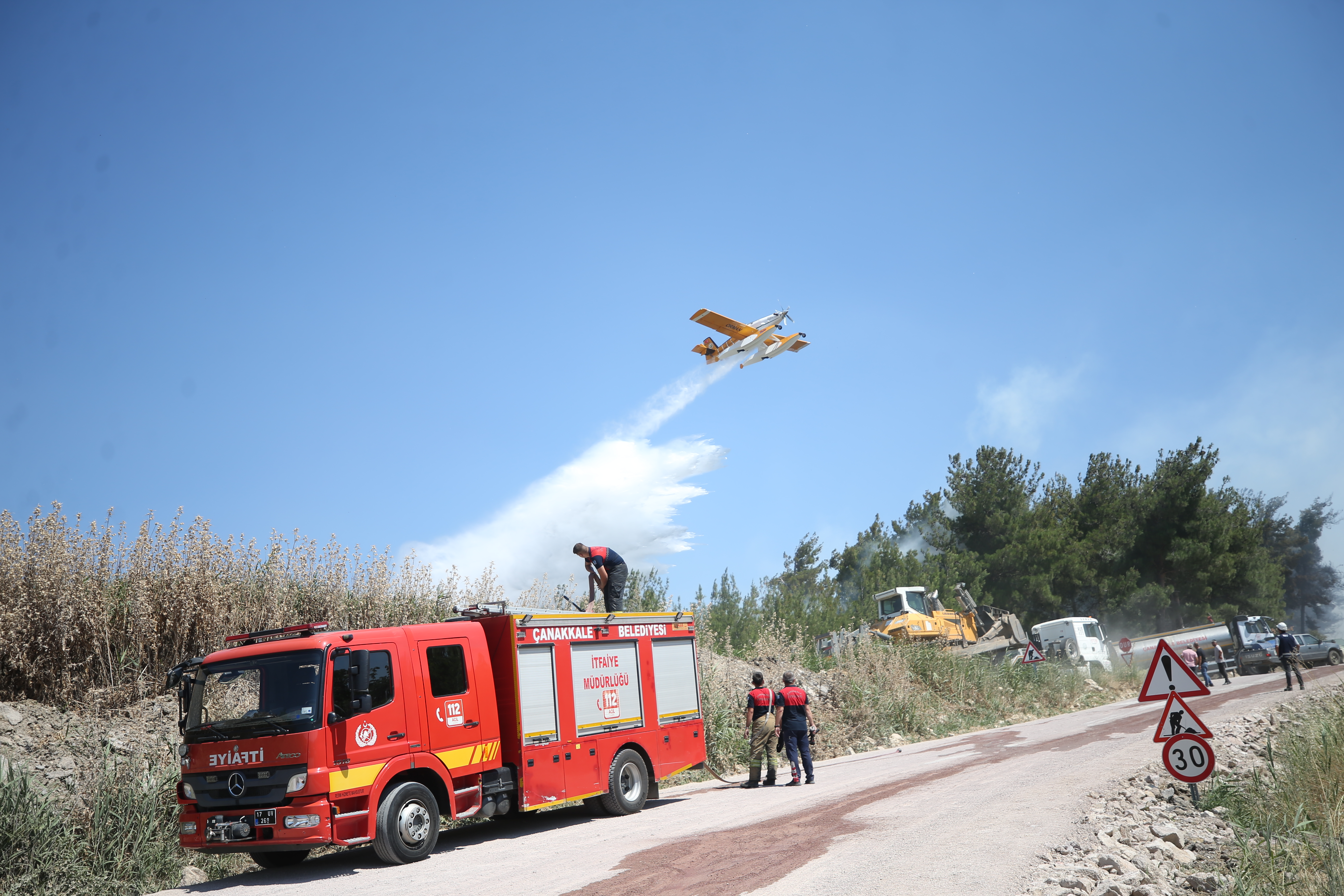GÜNCELLEME - Çanakkale'de orman dışı alanda çıkan yangın kontrol altına alındı