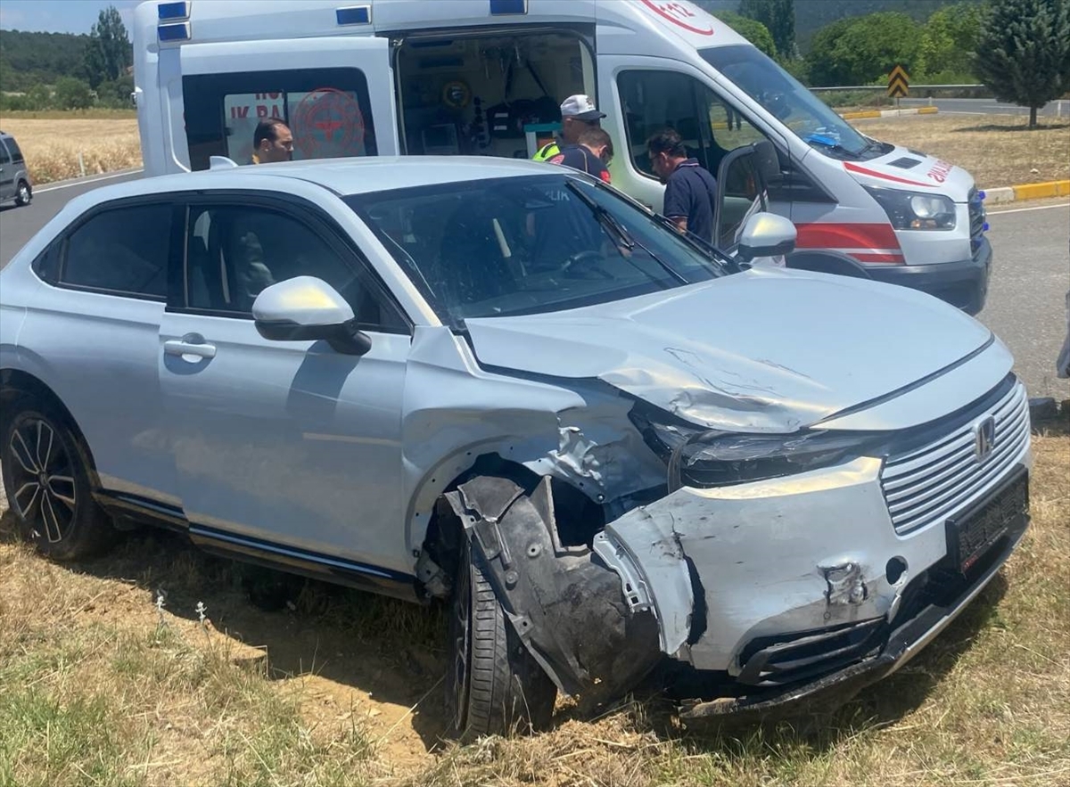 Uşak Banaz’da trafik kazası: Cip ile otomobil çarpıştı, 4 yaralı